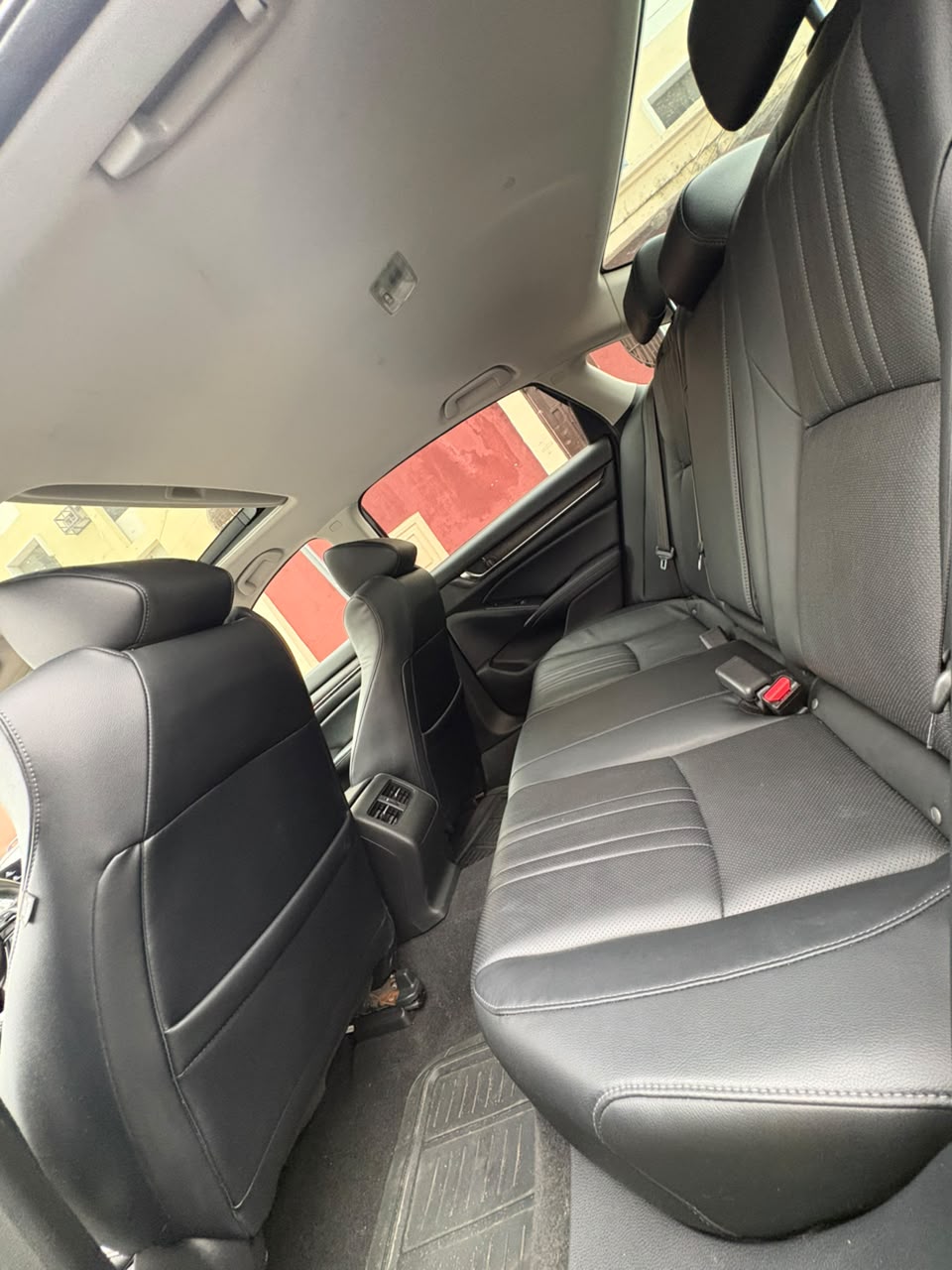 Honda Accord 2.0T Black Sedan — photo 7