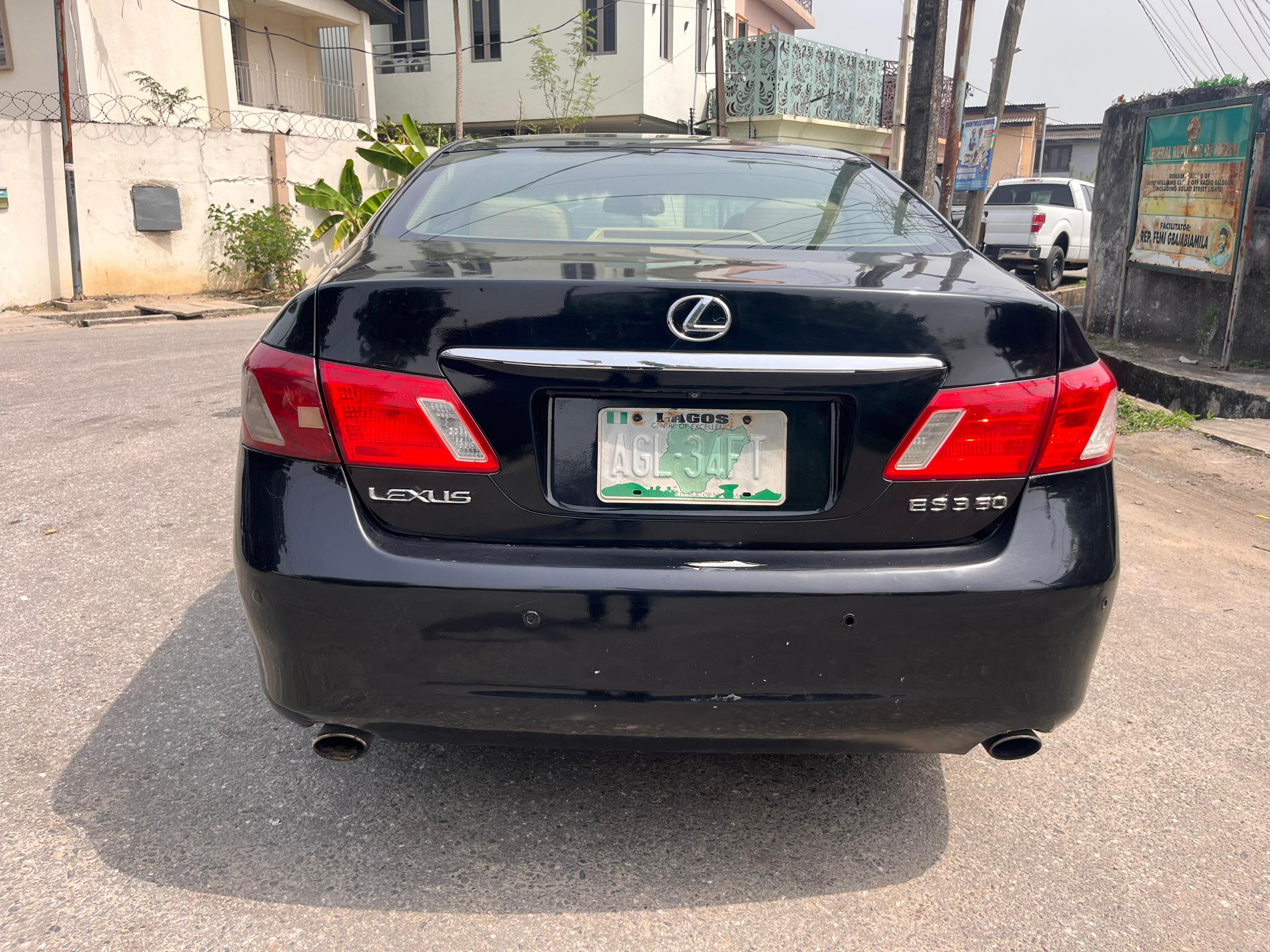 Lexus ES 350, Black Sedan — photo 4
