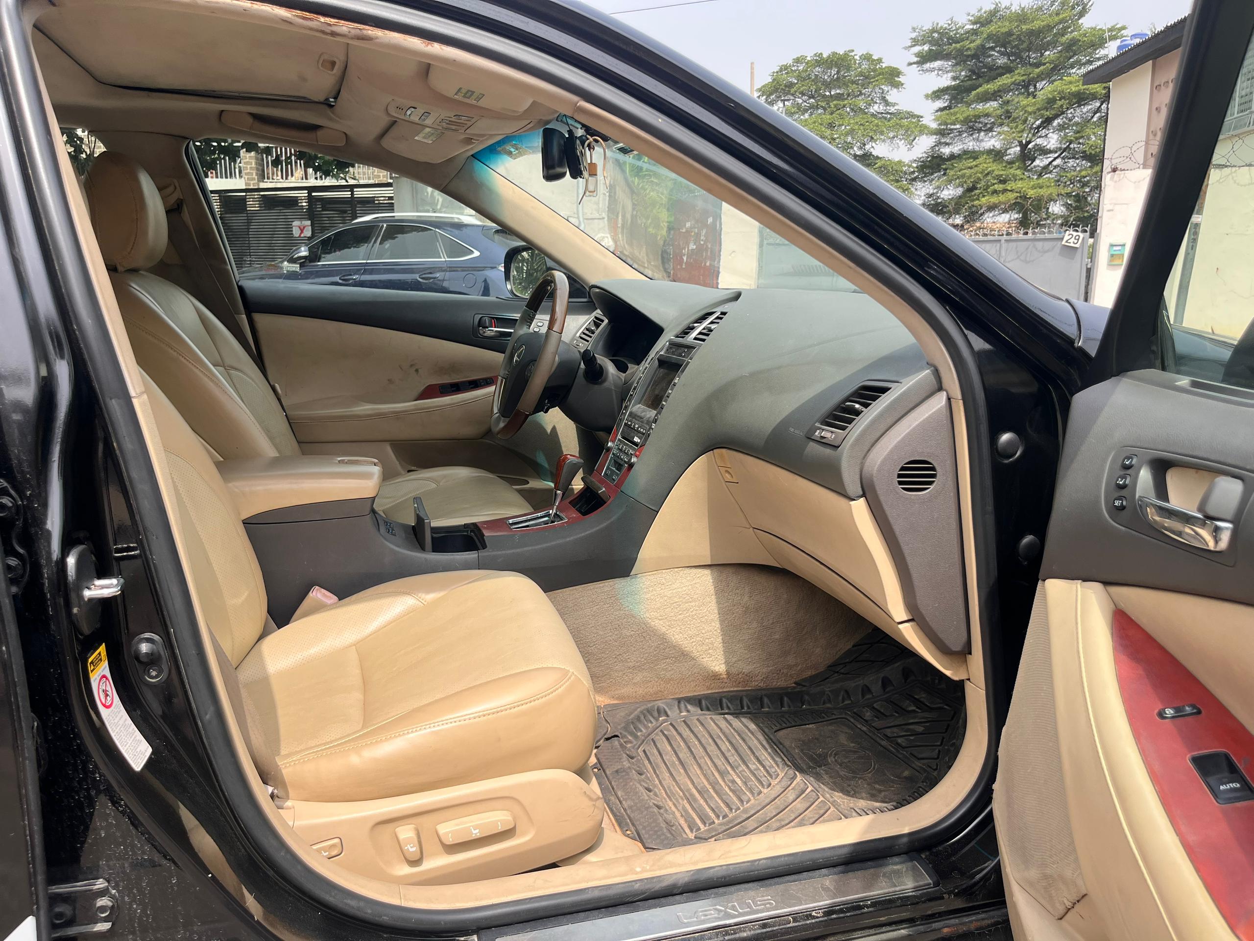 Lexus ES 350, Black Sedan — photo 5