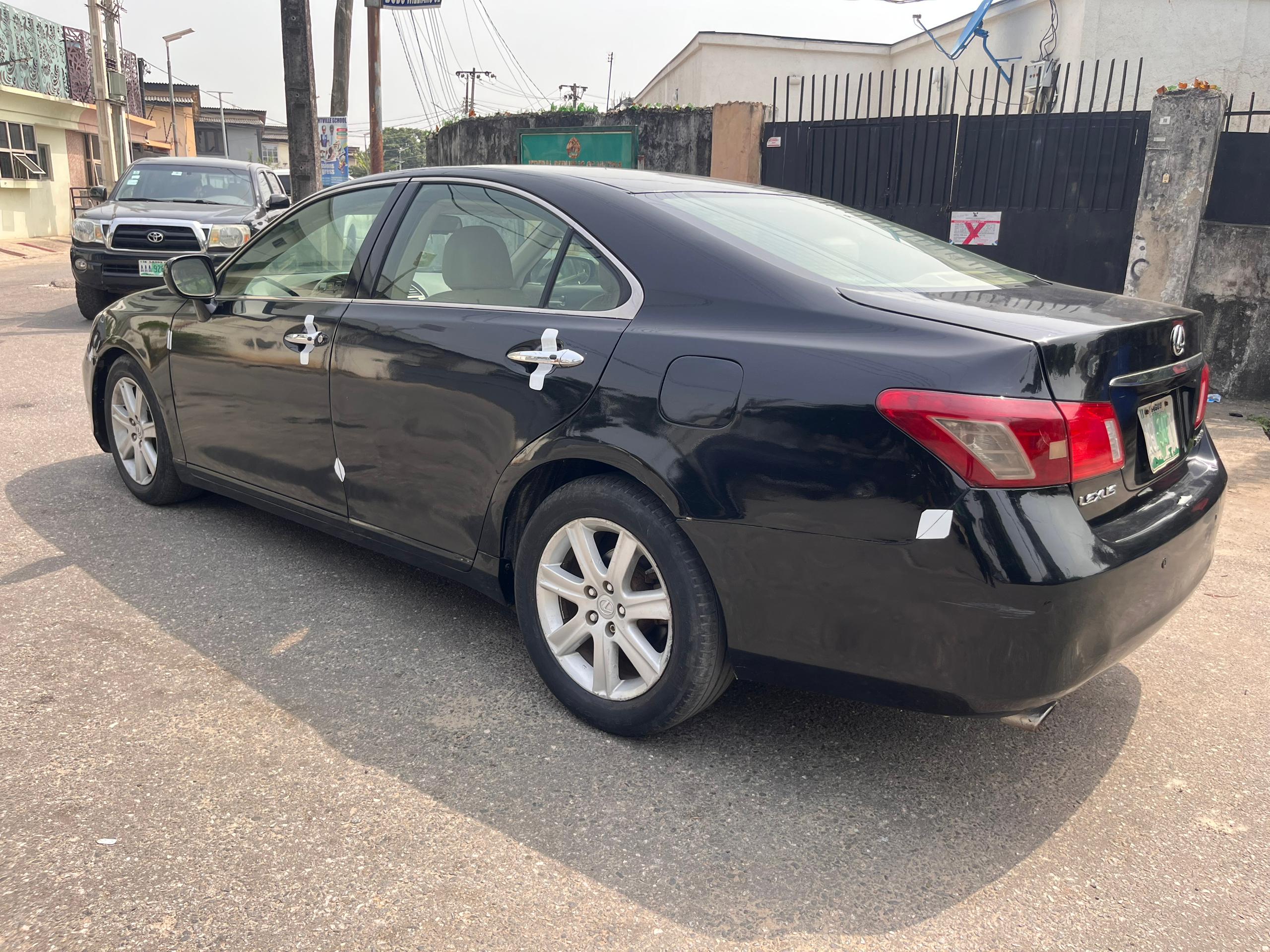 Lexus ES 350, Black Sedan — photo 10