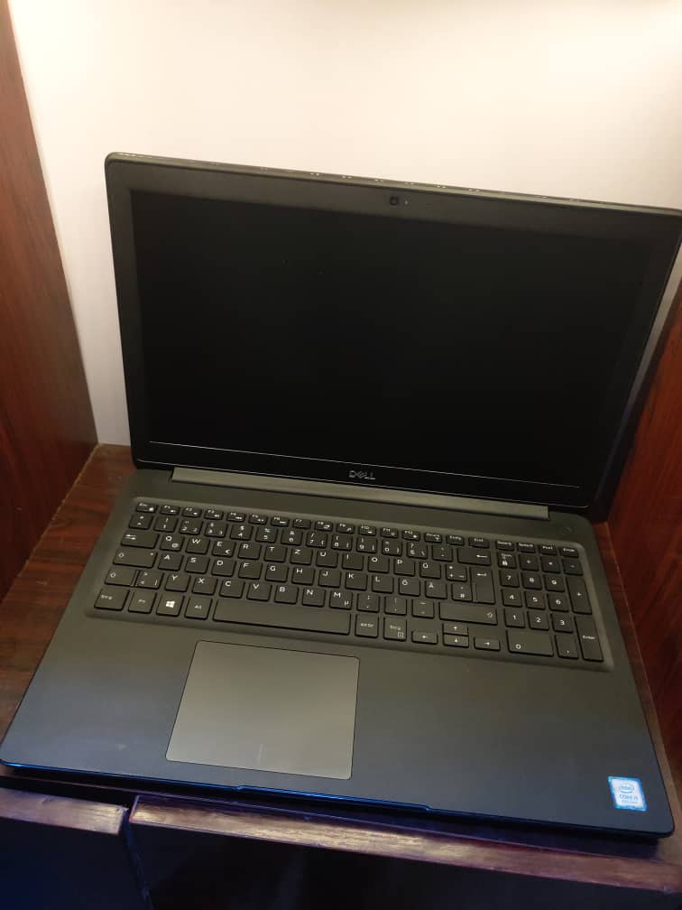 Dell 3500 Core i5|| 8th Gen|| 8Gb RAM|| 256Gb SSD|| 2Gb Graphics || keyboard backlight