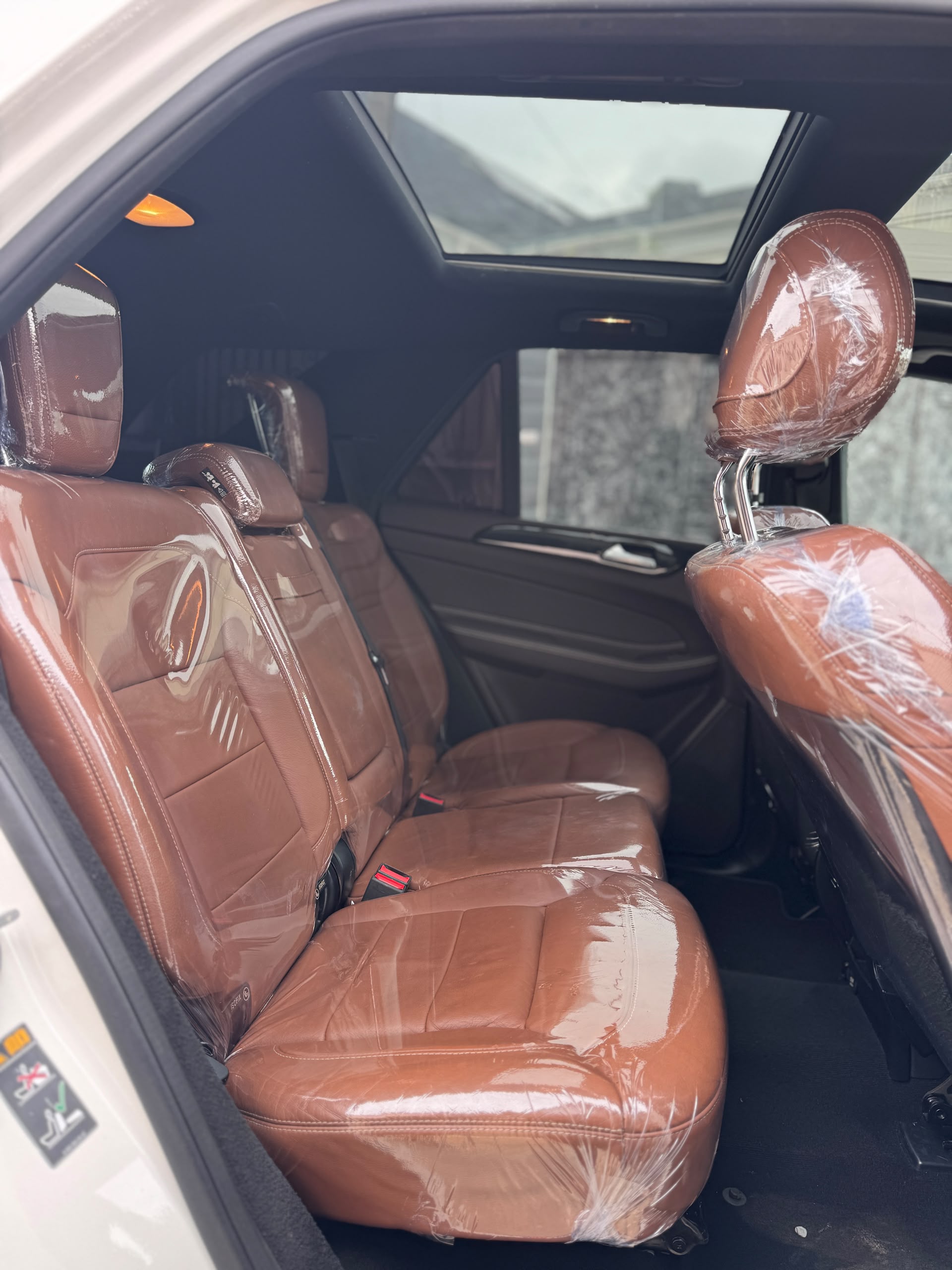 Mercedes-Benz GLE 350 White SUV for Sale — photo 3