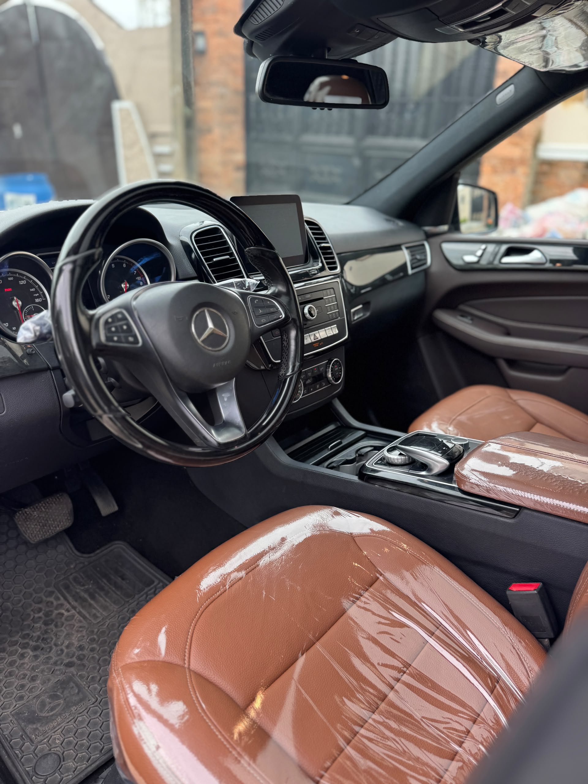 Mercedes-Benz GLE 350 White SUV for Sale — photo 5