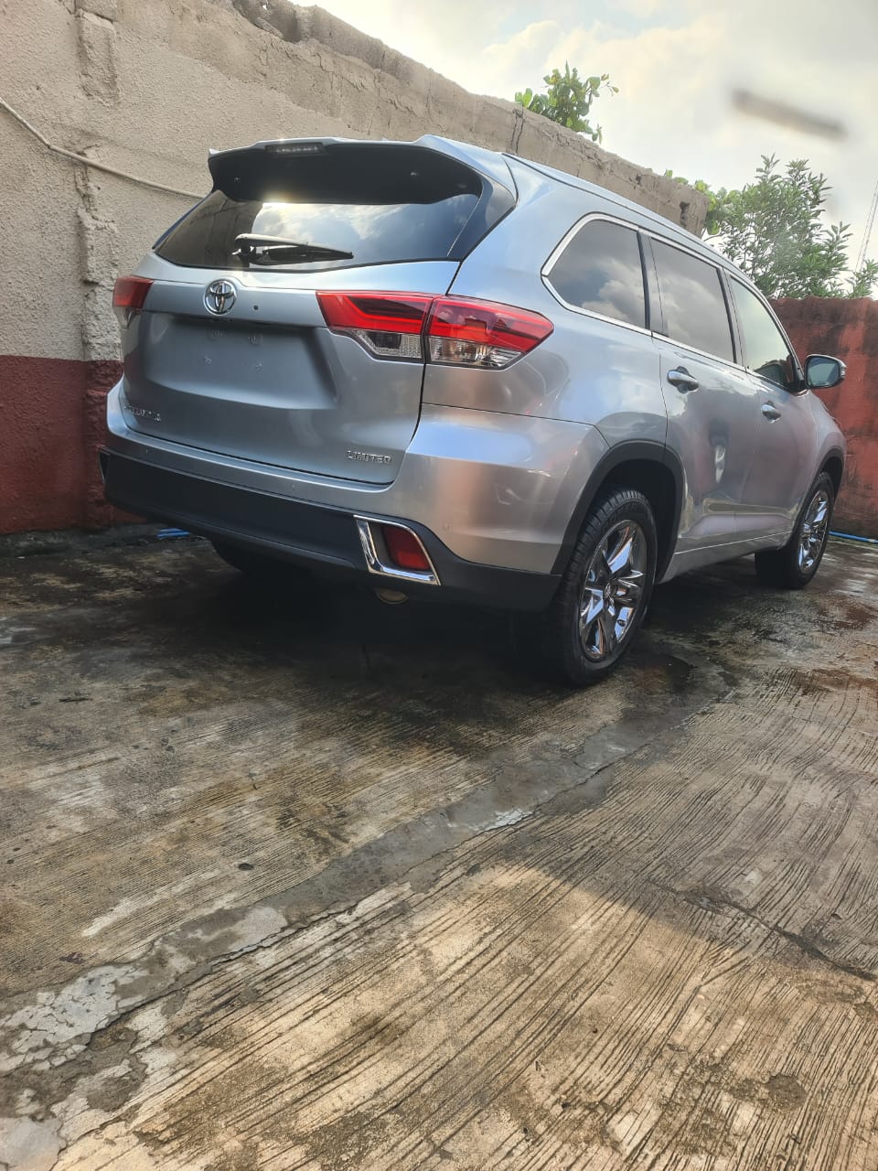 Toyota Highlander Silver SUV LIMITED EDITION — photo 6