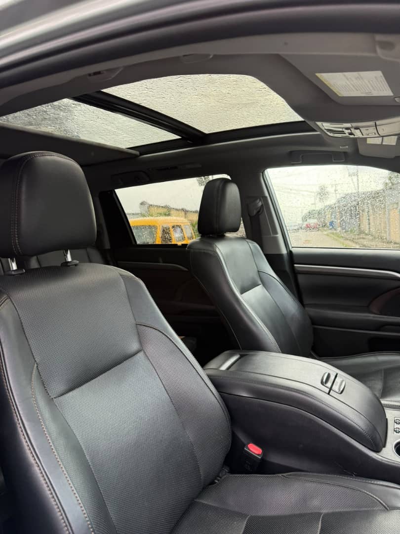 Toyota Highlander Silver SUV LIMITED EDITION — photo 8