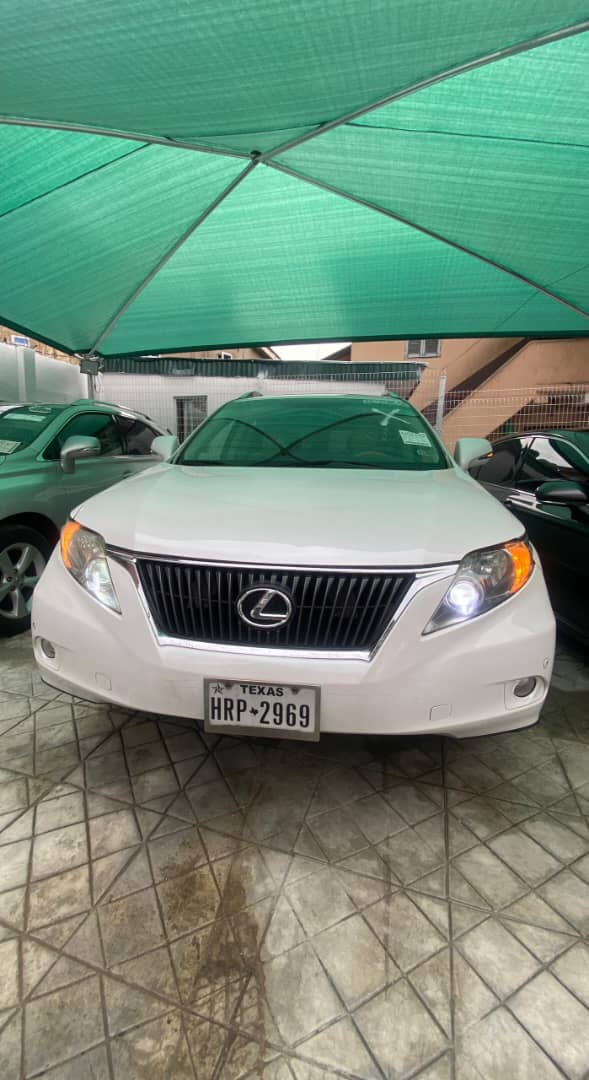 Lexus RX 350 White SUV — photo 4