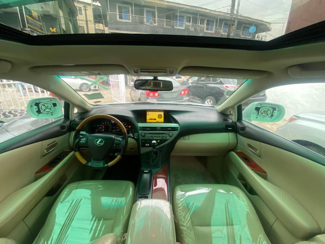 Lexus RX 350 White SUV — photo 5