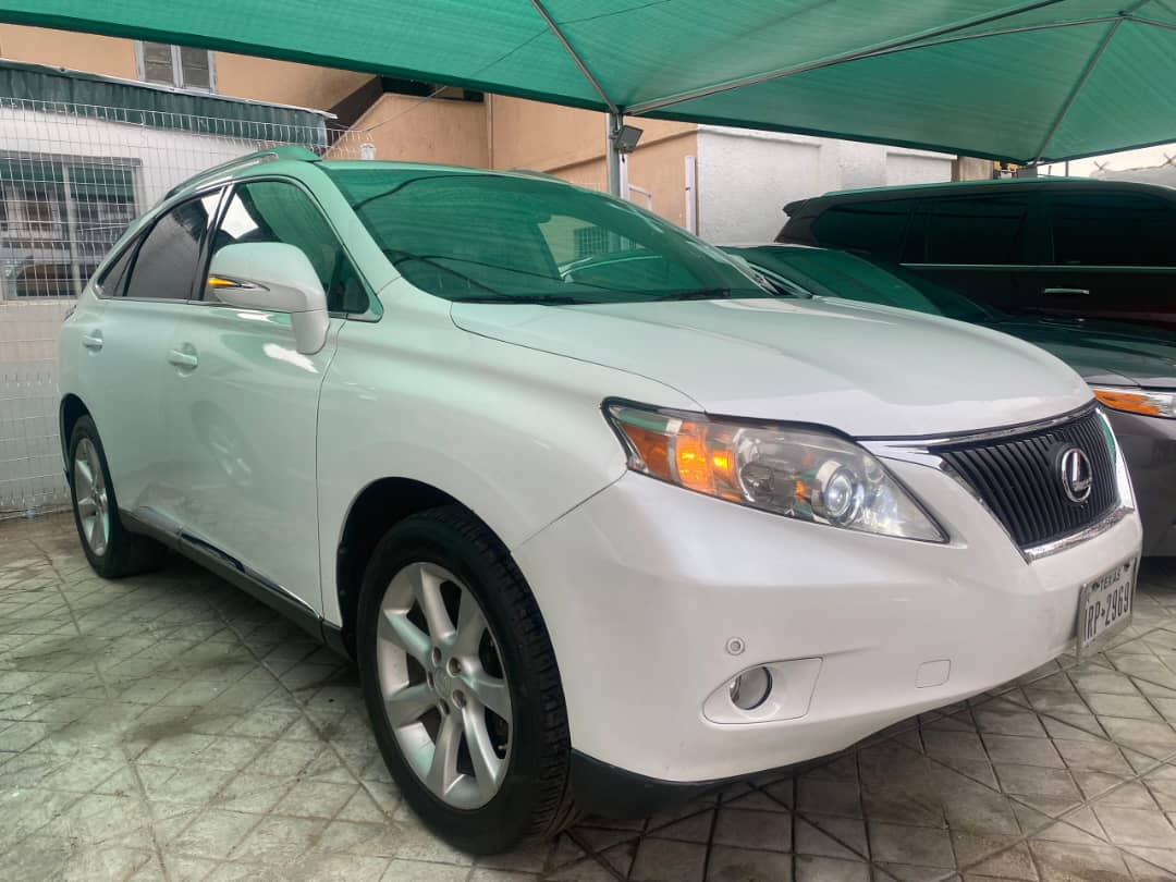 Lexus RX 350 White SUV — photo 9