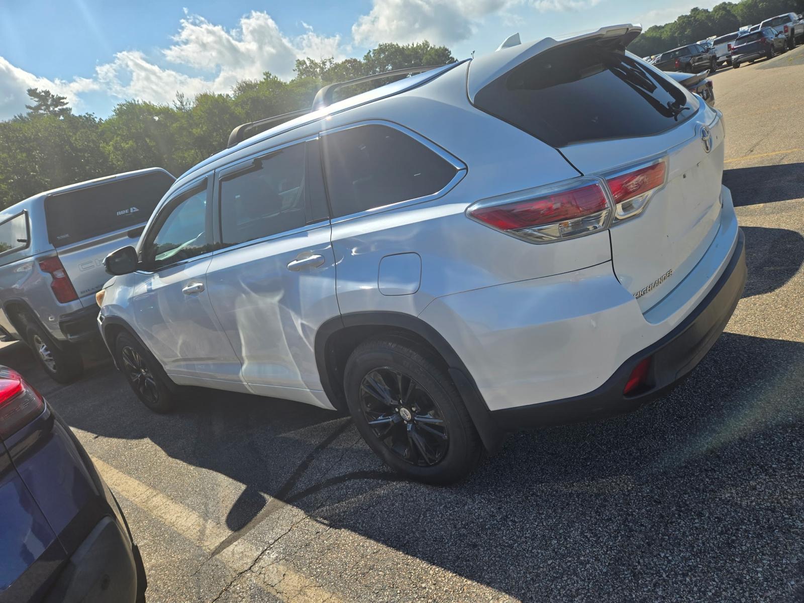 For sale 2015 Highlander XLE — photo 4