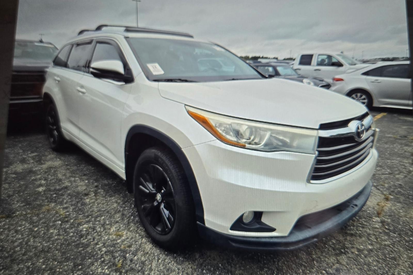 For sale 2015 Highlander XLE — photo 5