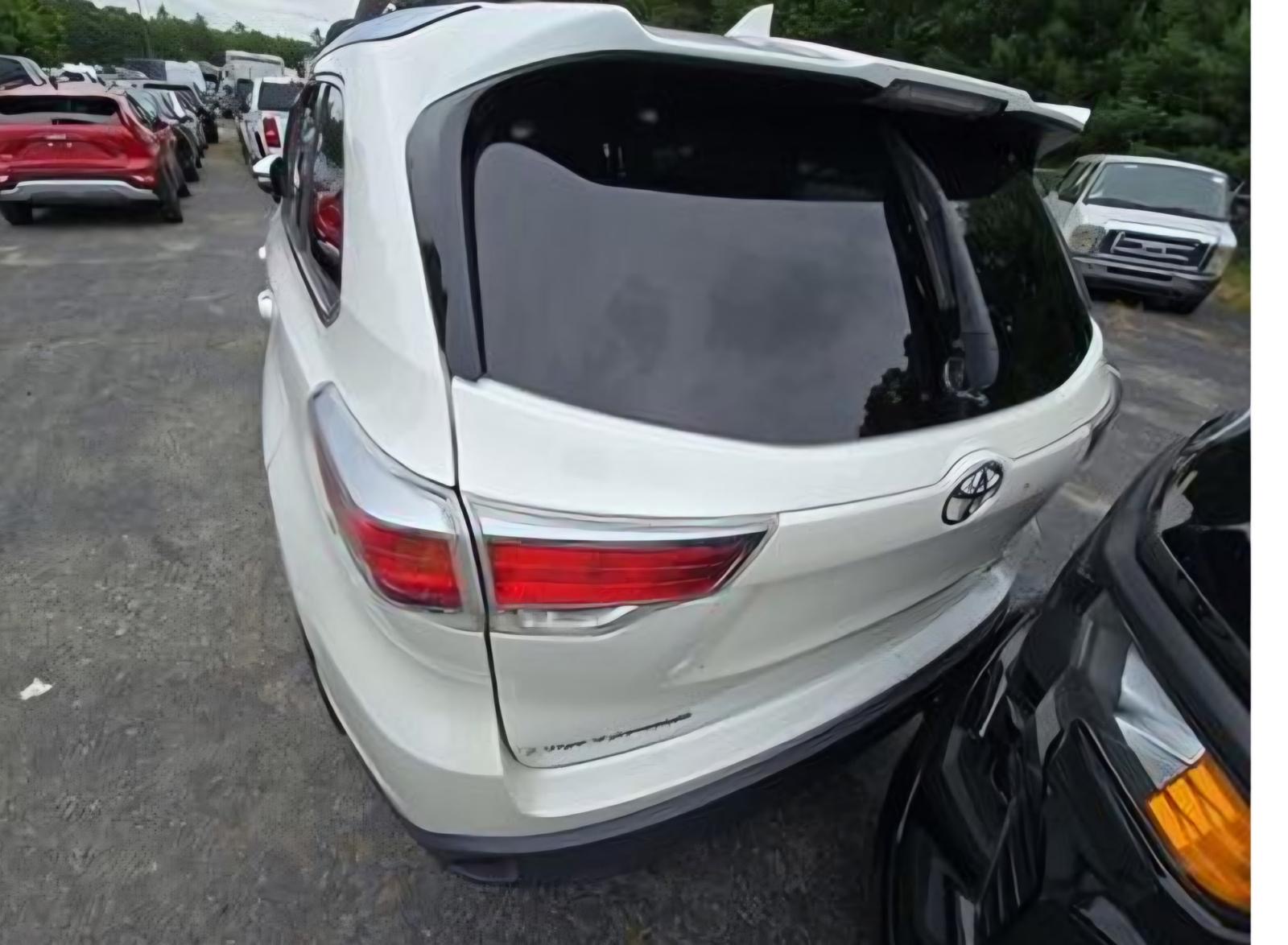 For sale 2015 Highlander XLE — photo 6