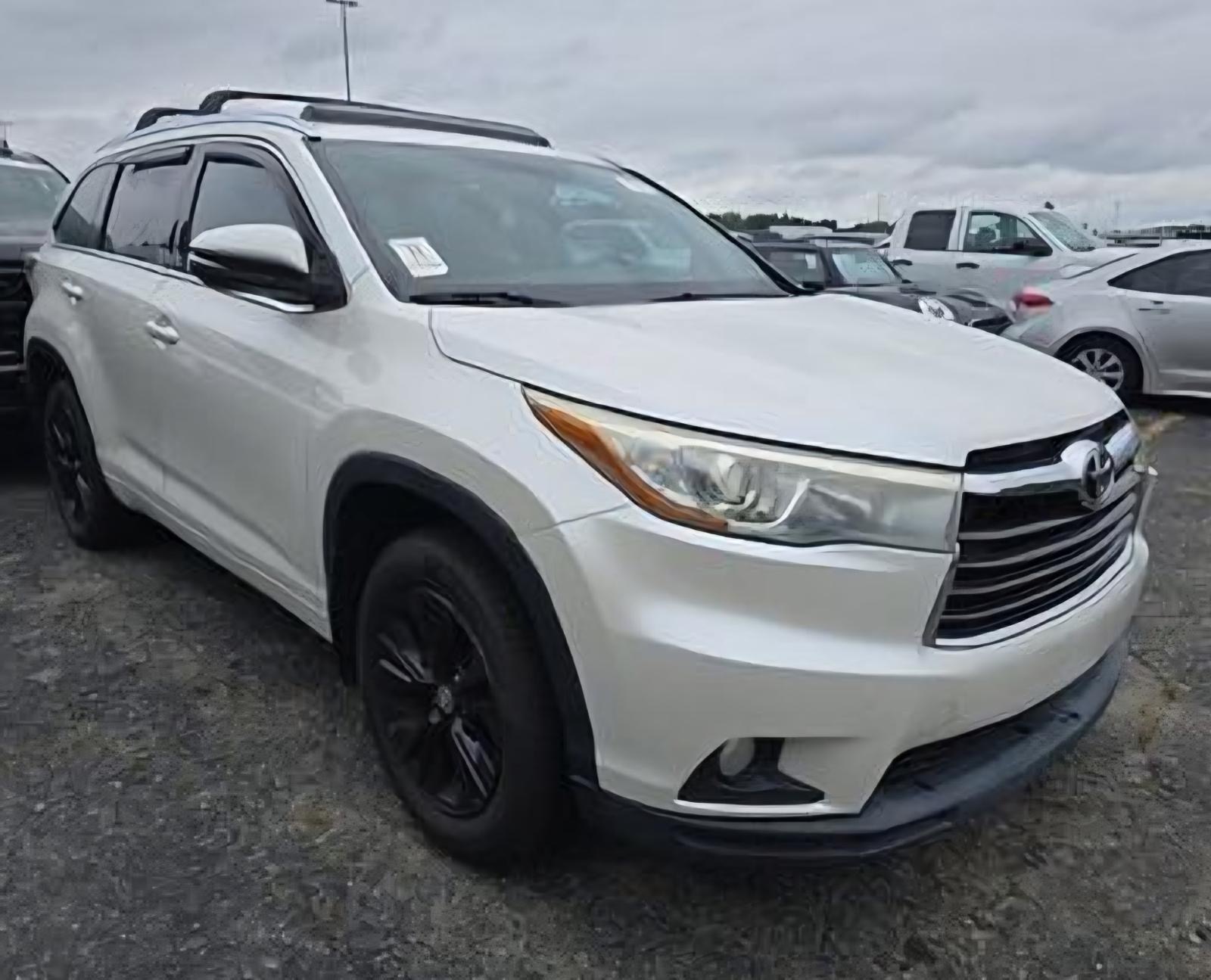 For sale 2015 Highlander XLE — photo 7