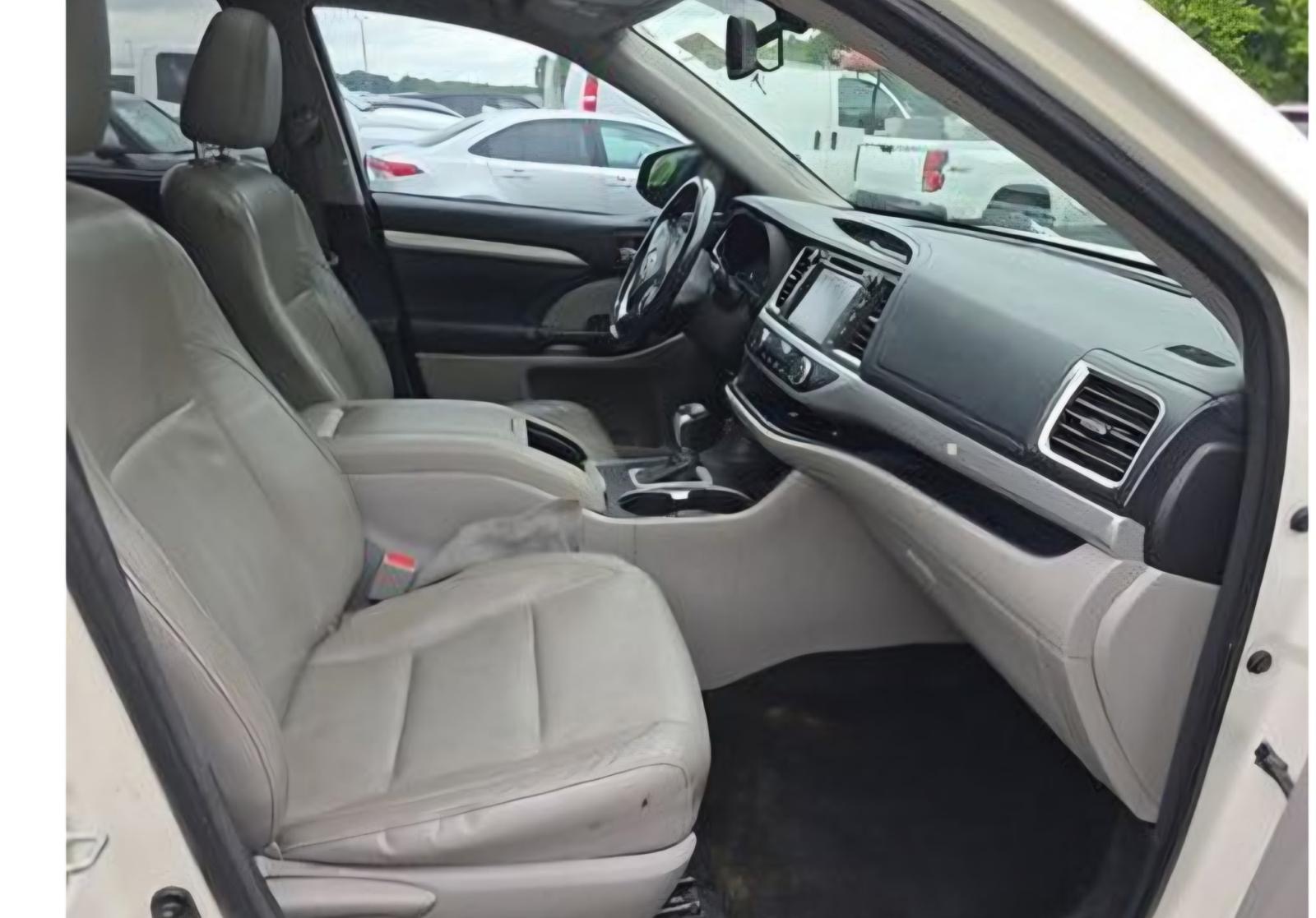 For sale 2015 Highlander XLE — photo 10