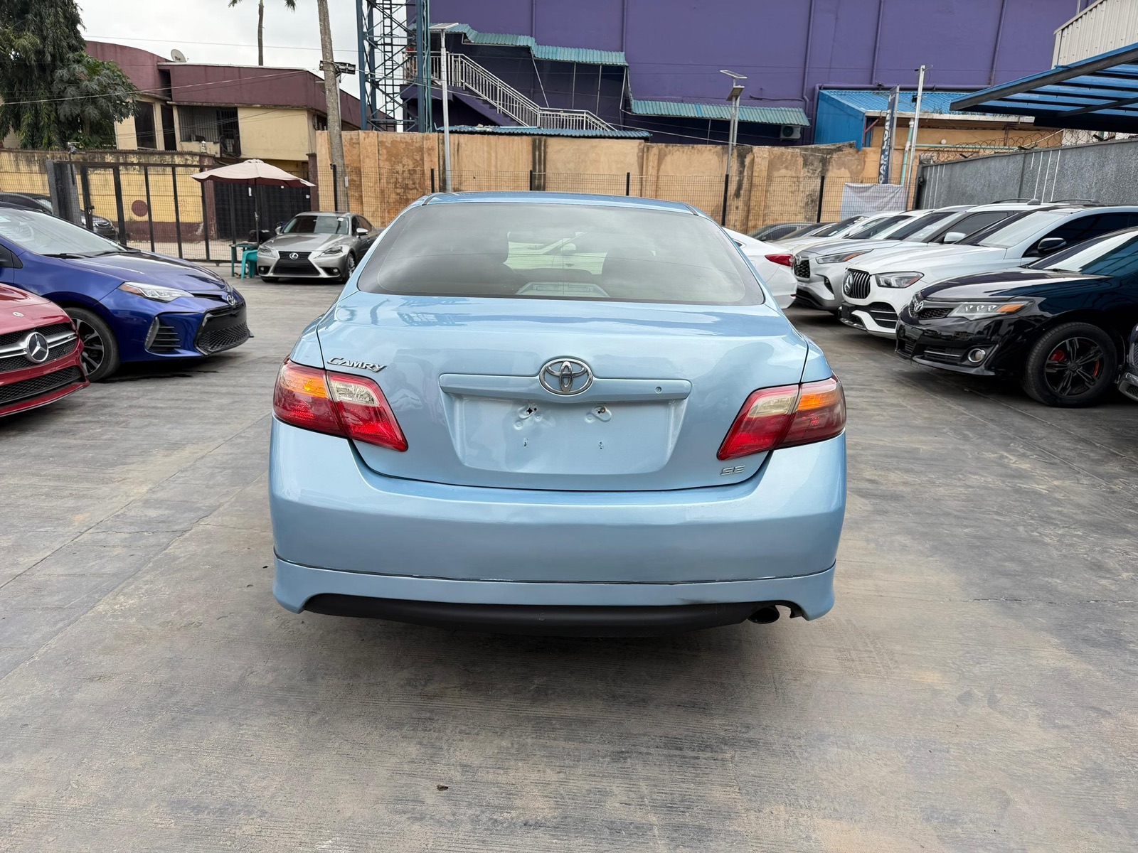 Fairly used 2009 Toyota Camry Blue Sedan with Alloy Wheels