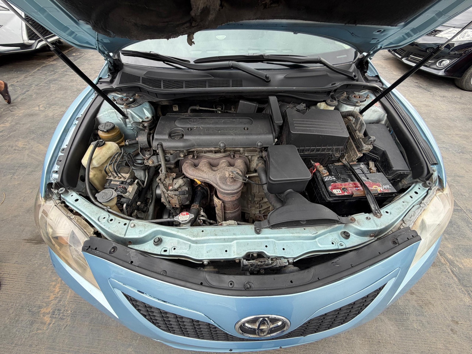 Fairly used 2009 Toyota Camry Blue Sedan with Alloy Wheels