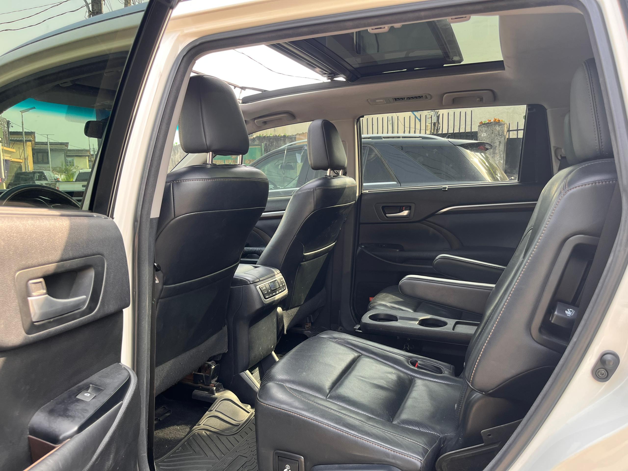 2016 TOYOTA HIGHLANDER SUV LIMITED EDITION AWD — photo 7