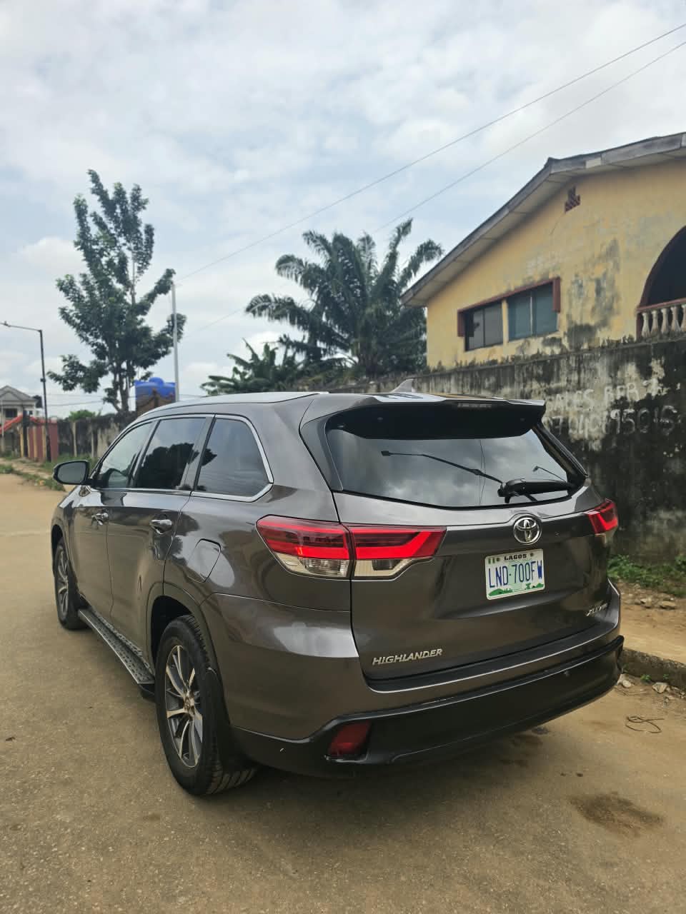 2019 Toyota Highlander XLE SUV — photo 5