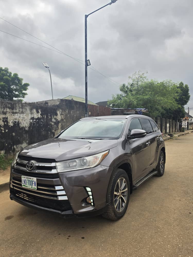 2019 Toyota Highlander XLE SUV — photo 8