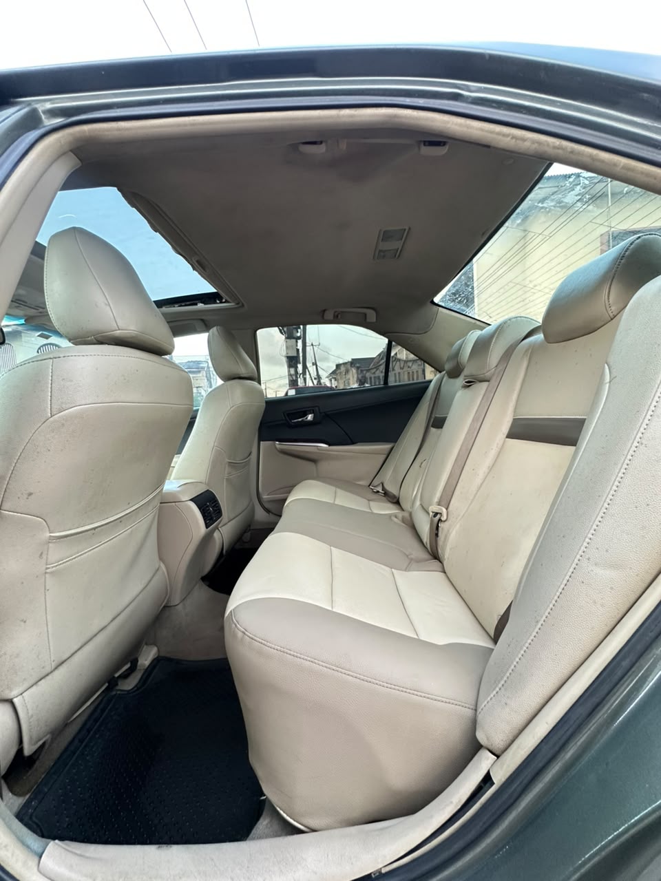 Toyota Camry LE Grey Sedan — photo 4