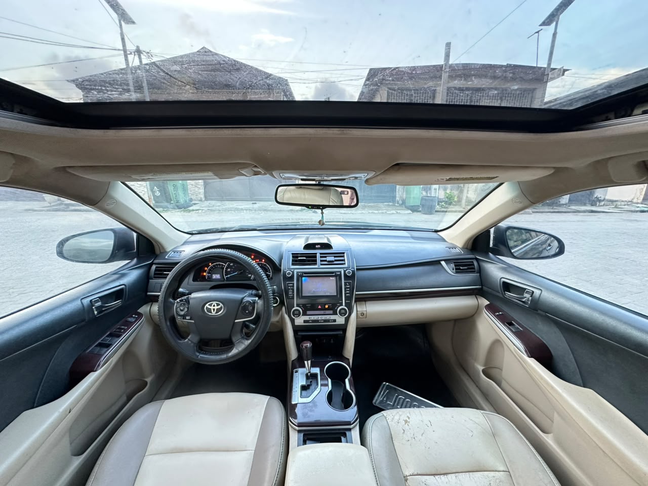 Toyota Camry LE Grey Sedan — photo 5