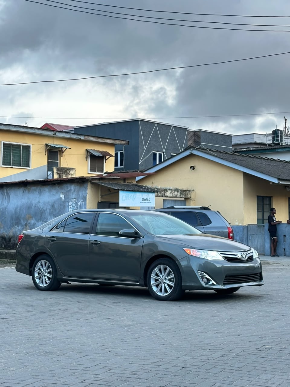 Toyota Camry LE Grey Sedan — photo 8