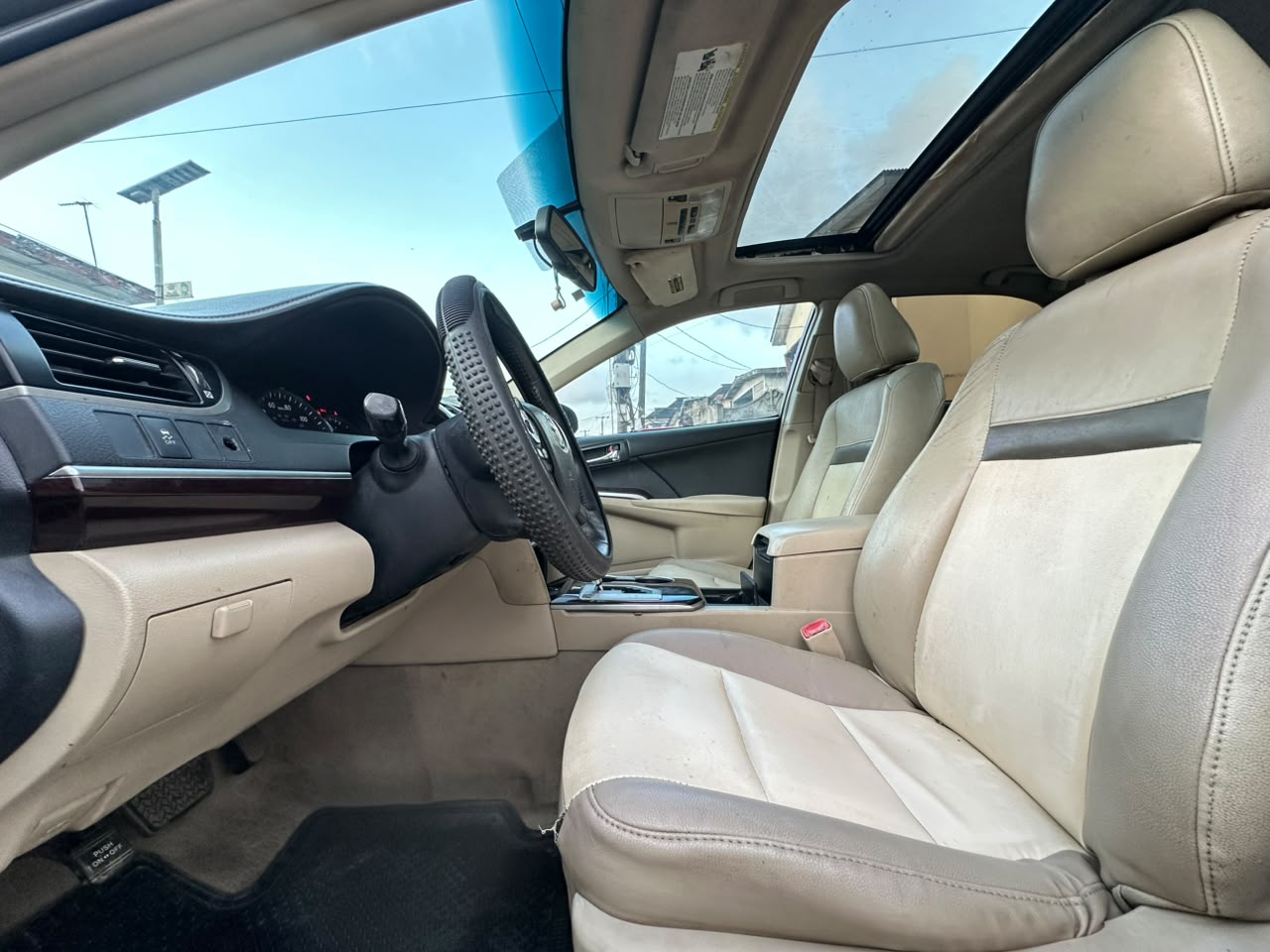 Toyota Camry LE Grey Sedan — photo 9