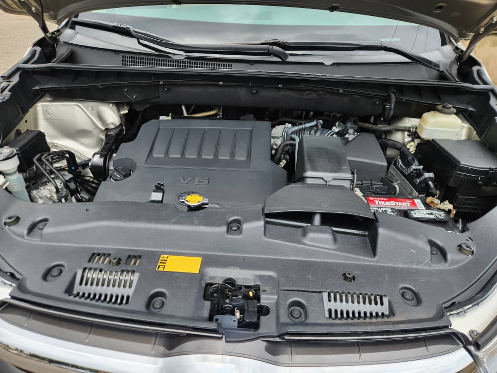 2015 Toyota Highlander Gold SUV for Sale — photo 3