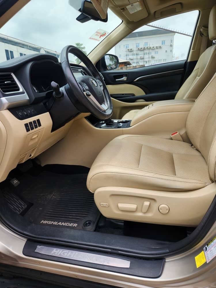 2015 Toyota Highlander Gold SUV for Sale — photo 4