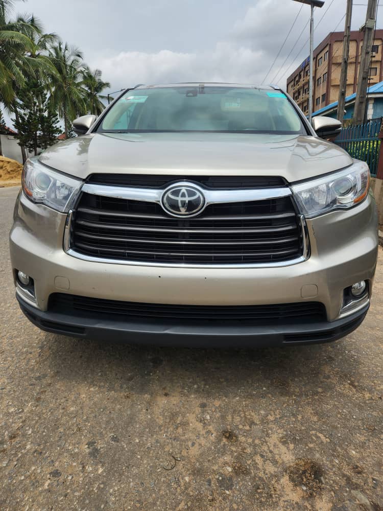 2015 Toyota Highlander Gold SUV for Sale