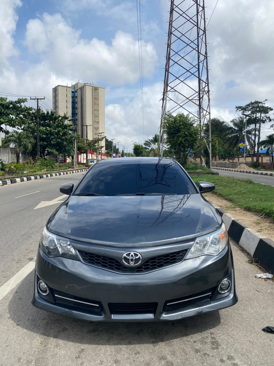 2013 TOYOTA CAMRY SE GRAY COLOR