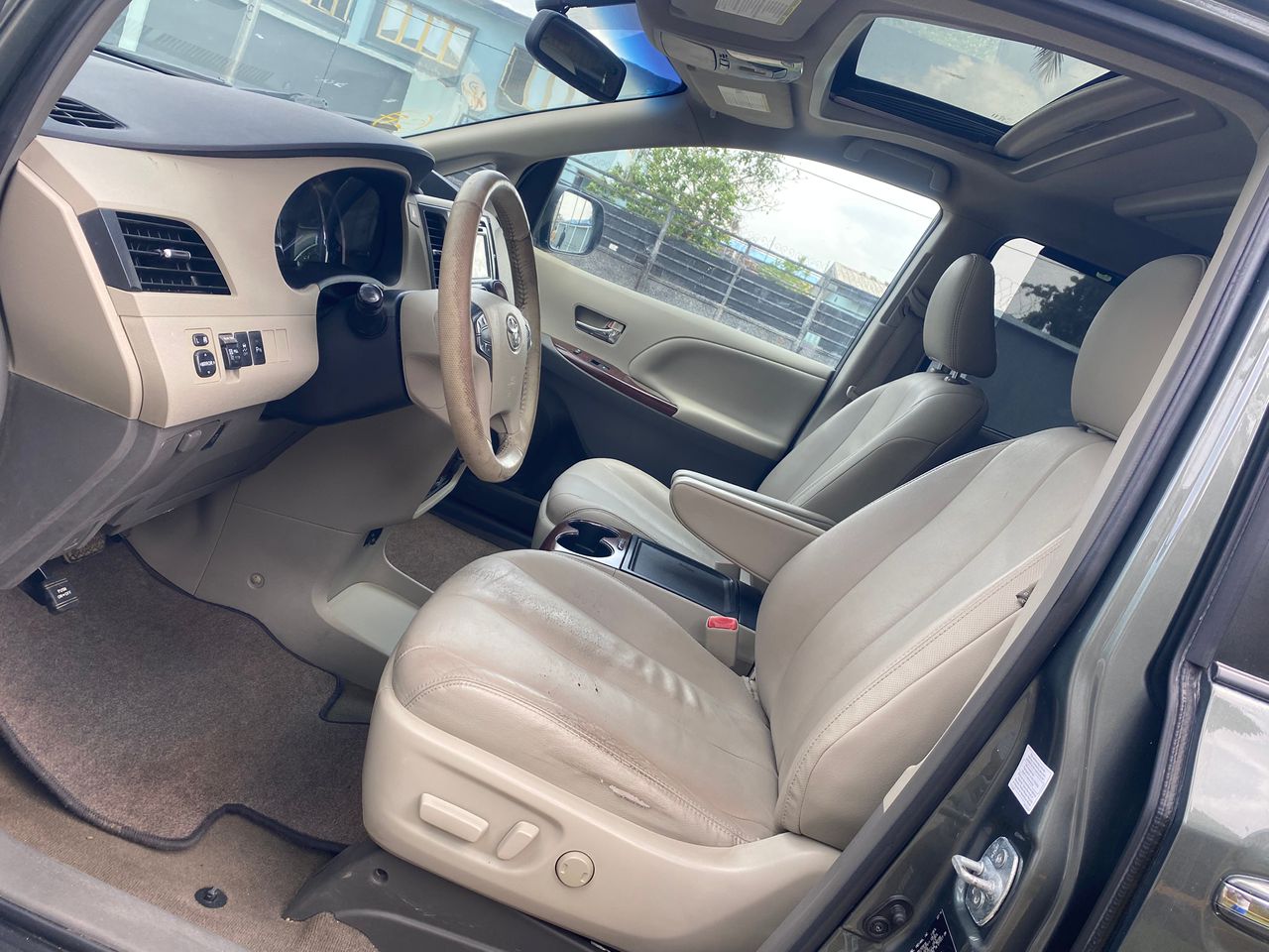Toyota Sienna XLE AWD, Dark Grey Minivan