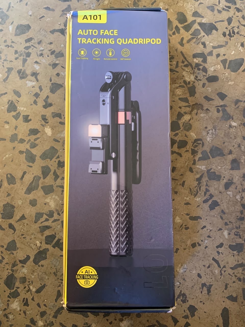 Tracking tripod