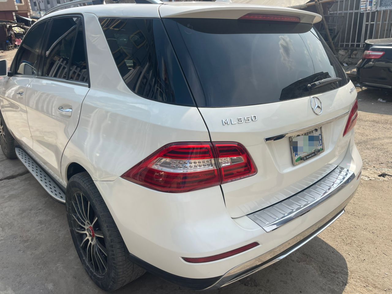 Mercedes-Benz ML 350 White SUV with Leather Interior ML350