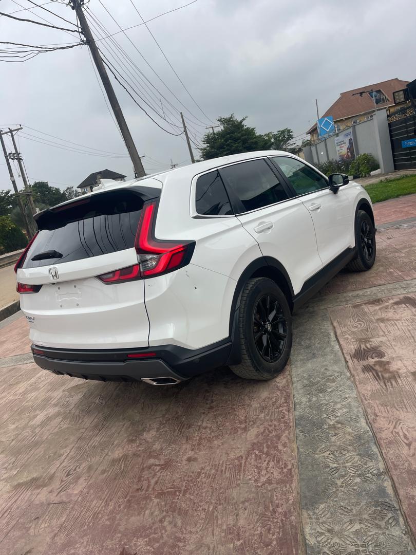 Honda CR-V White SUV with Black Rims