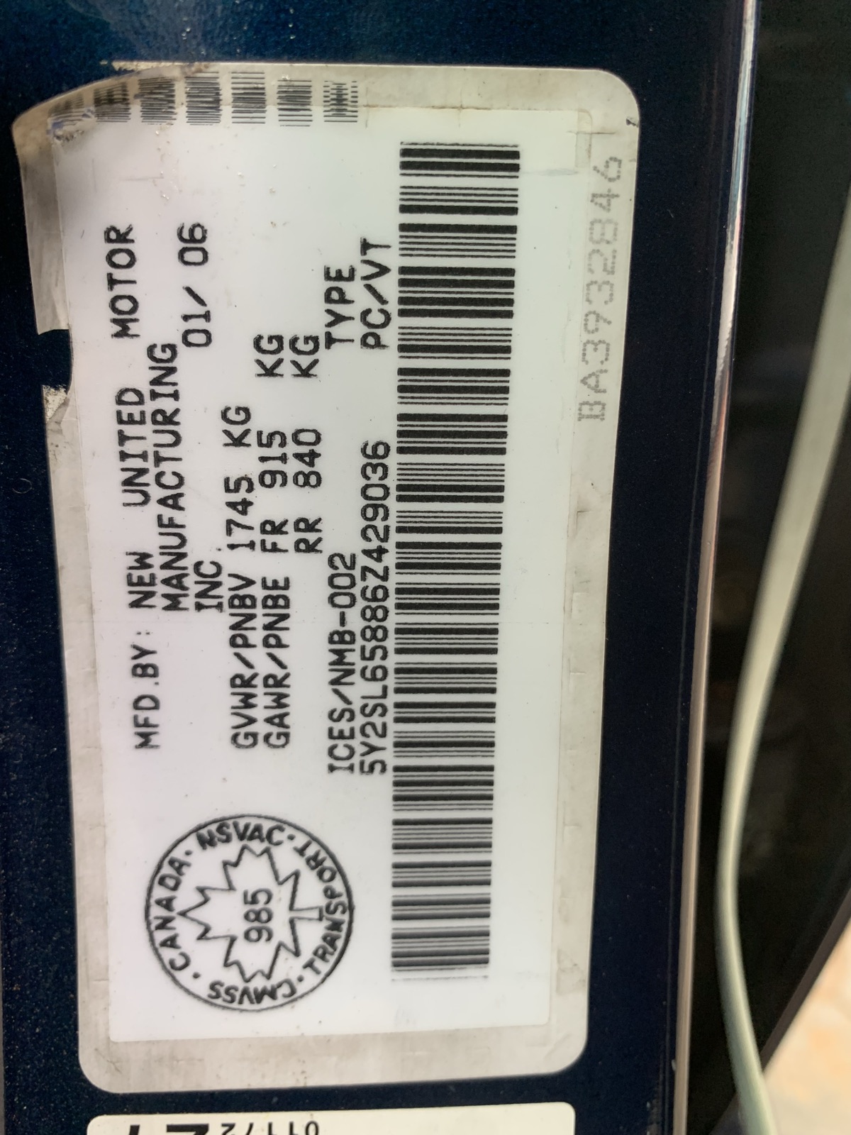 2006 Pontiac Vibe Blue Hatchback for Sale