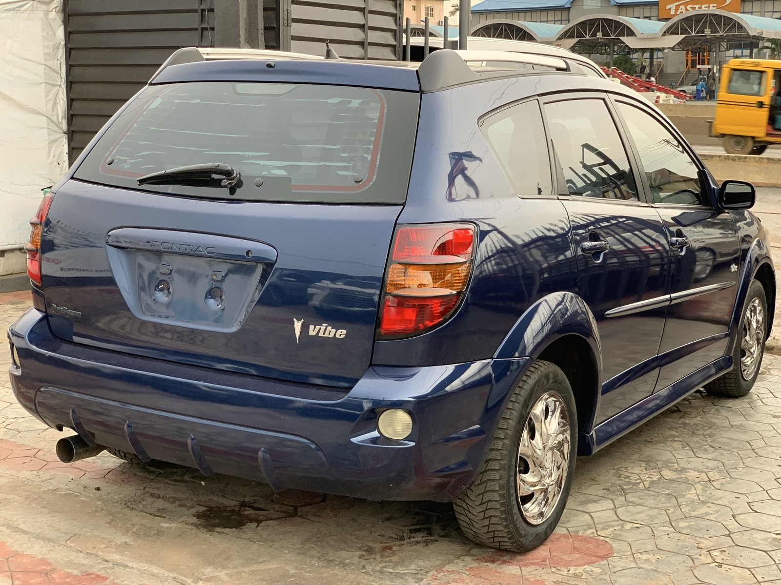 2006 Pontiac Vibe Blue Hatchback for Sale