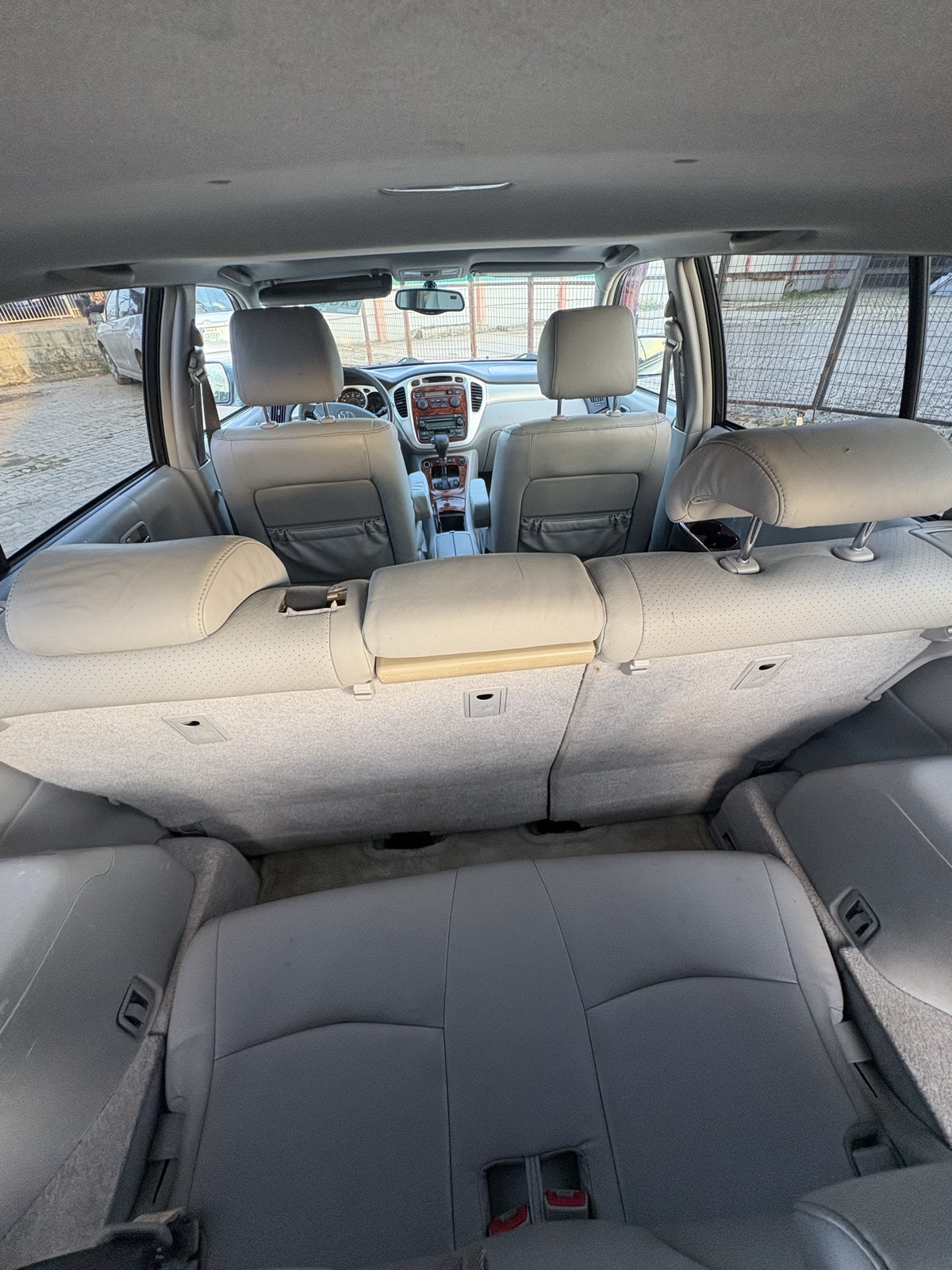 2005 Toyota Highlander SUV, blue  with Leather Interior — photo 3