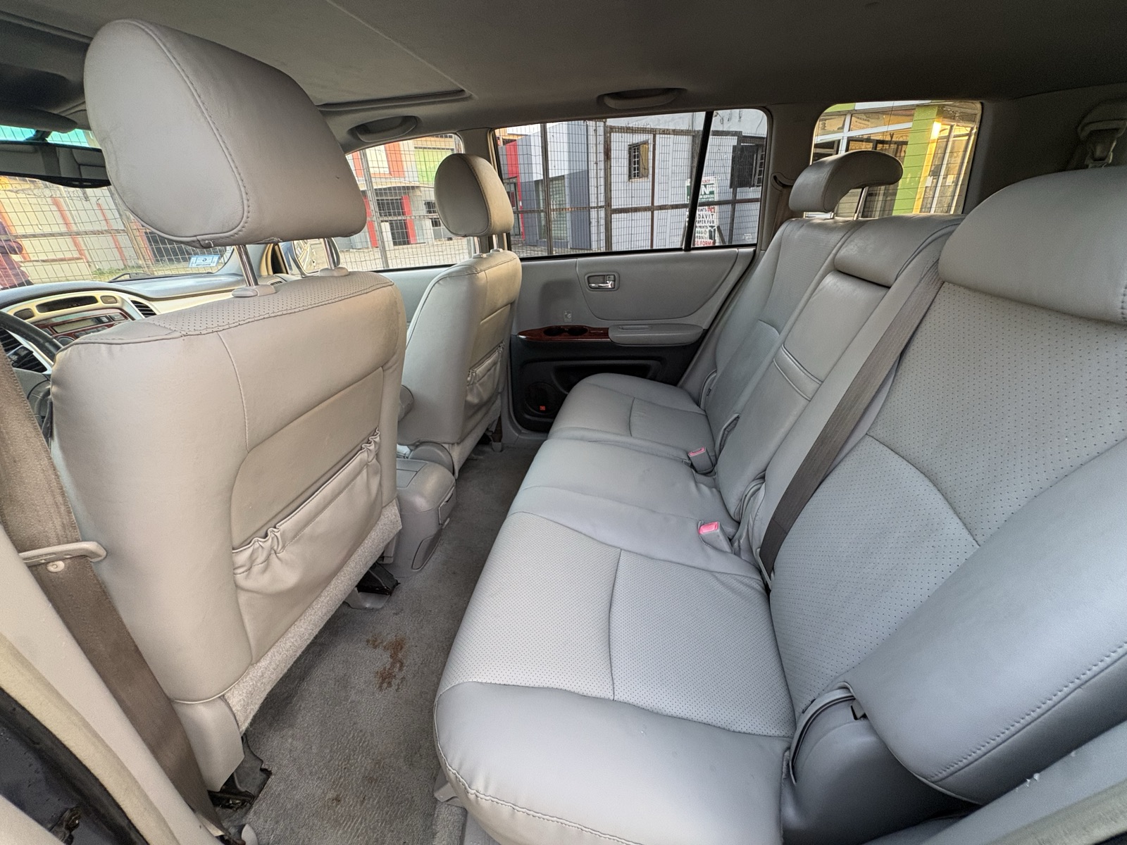 2005 Toyota Highlander SUV, blue  with Leather Interior — photo 5