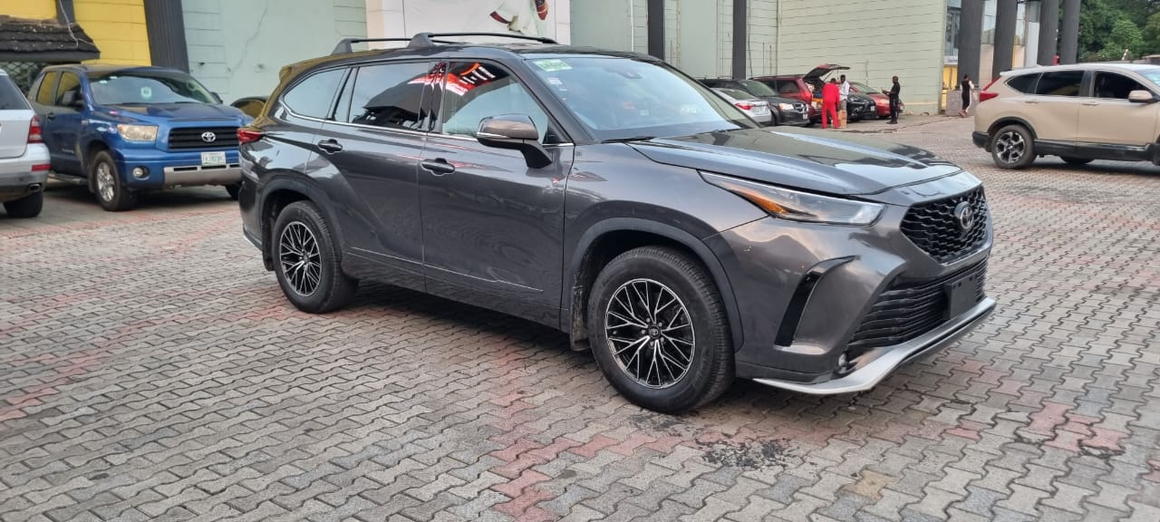 2023 Toyota Highlander Dark Grey SUV for Sale