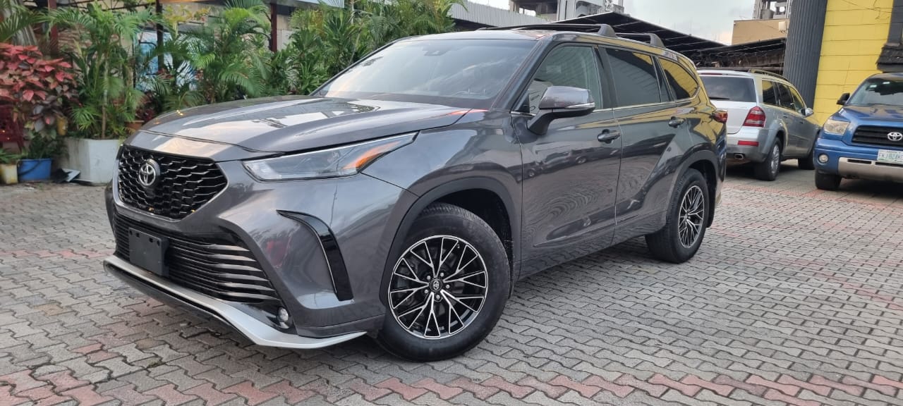 2023 Toyota Highlander Dark Grey SUV for Sale