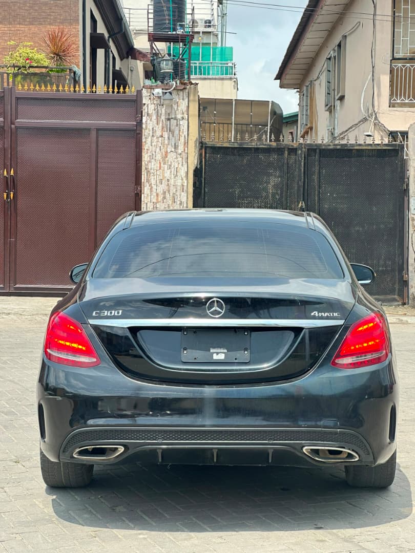 Mercedes-Benz C300 4MATIC Black Sedan C-Class