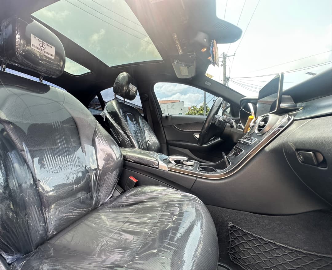 Mercedes-Benz C300 4MATIC Black Sedan C-Class