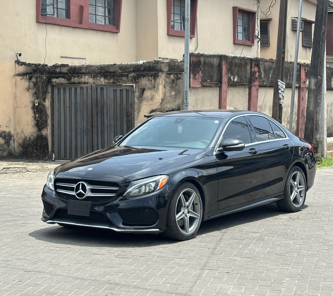 Mercedes-Benz C300 4MATIC Black Sedan C-Class