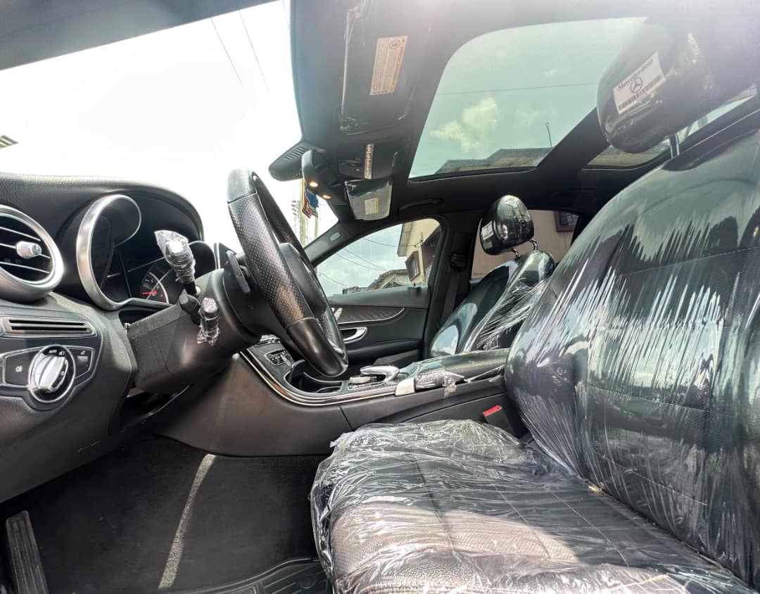 Mercedes-Benz C300 4MATIC Black Sedan C-Class