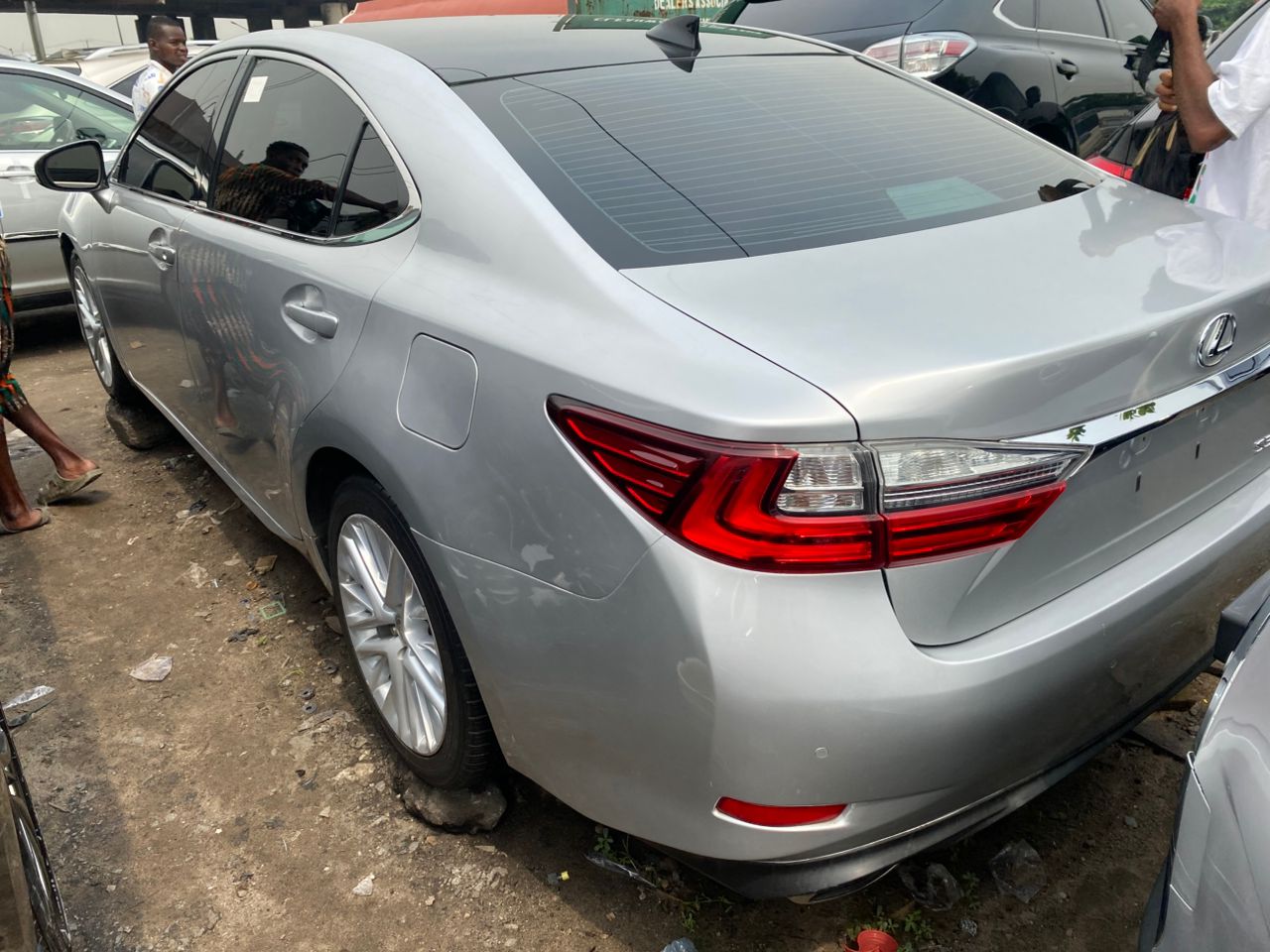 Lexus ES 350 Silver Sedan with Leather Interior