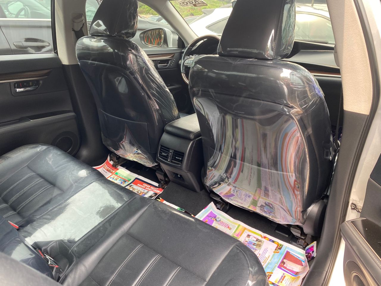 Lexus ES 350 Silver Sedan with Leather Interior