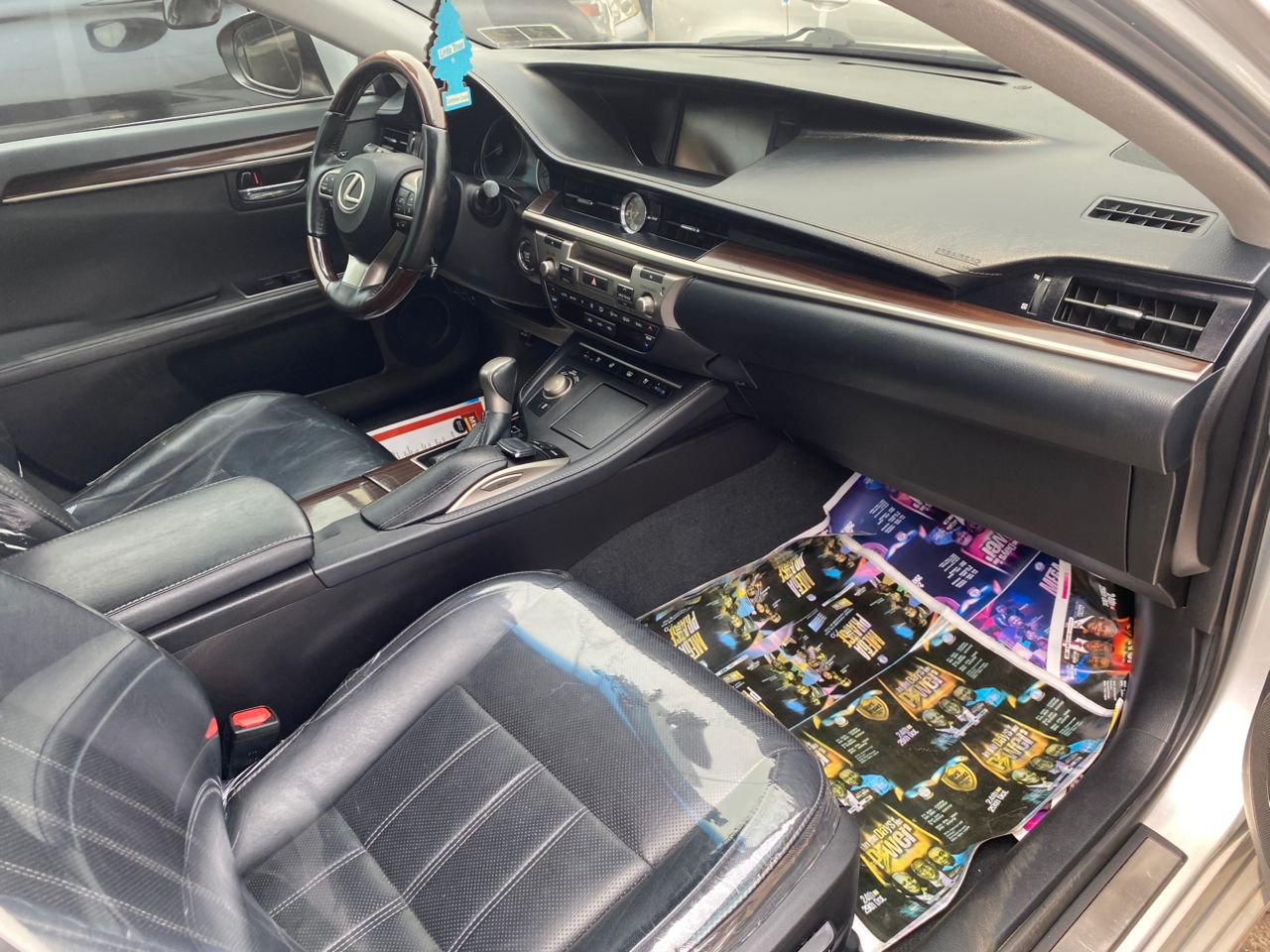 Lexus ES 350 Silver Sedan with Leather Interior