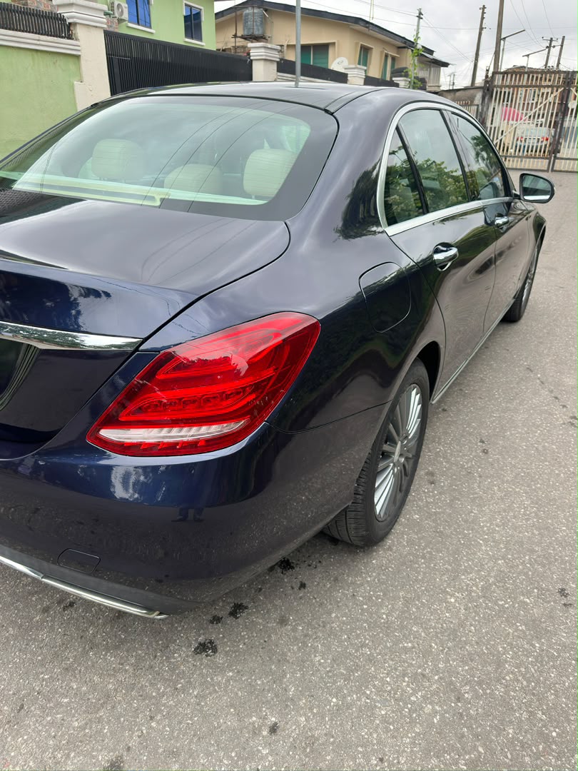 Mercedes-Benz C-Class Sedan, Dark Blue — photo 2