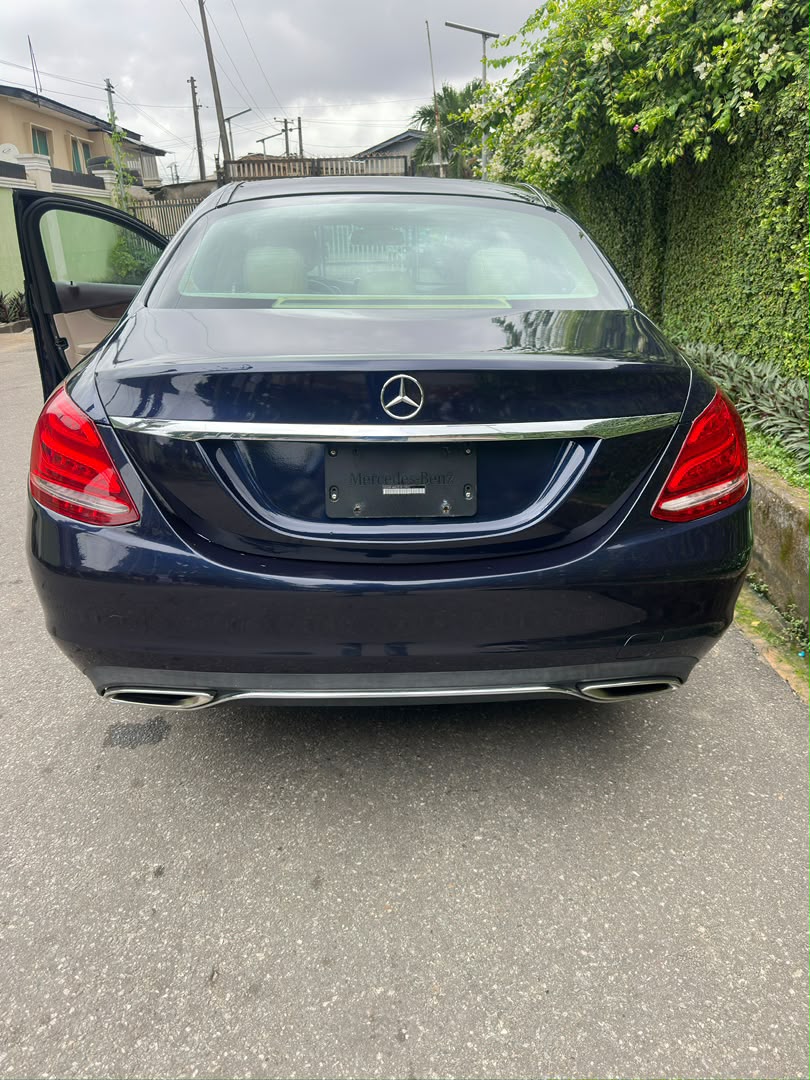 Mercedes-Benz C-Class Sedan, Dark Blue — photo 3