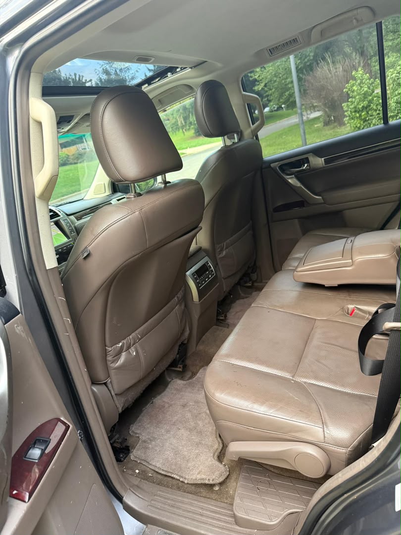 Lexus GX450 SUV, Dark Grey — photo 2